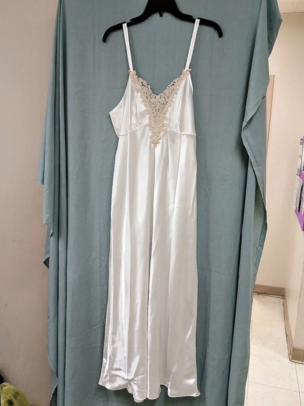 Linea Donatella Night Gown Size Large NWT